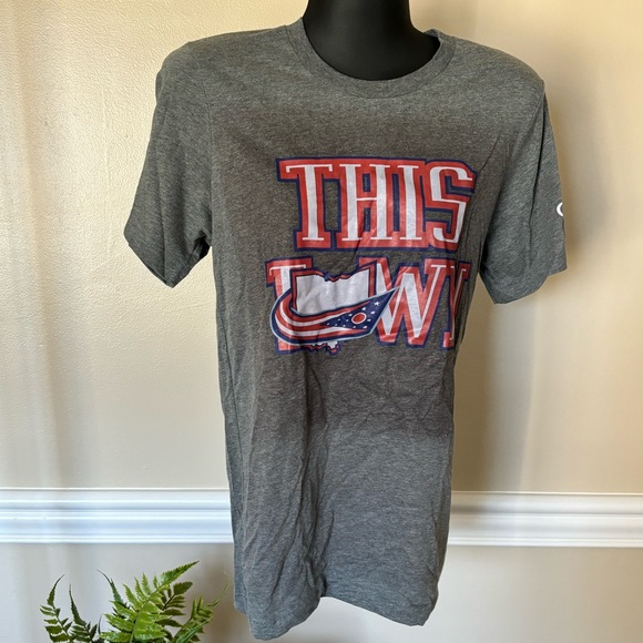 Tops - O.A.R.Band graphic tshirt with Columbus Blue Jackets’This Town’ logo